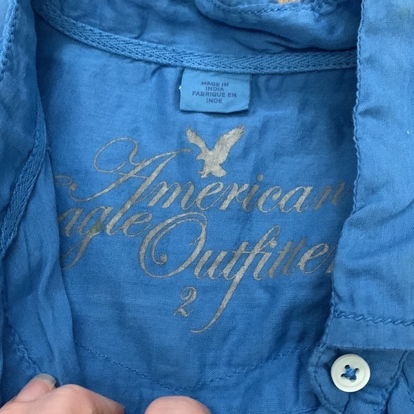 American Eagle outfitters button down shirt. Size 2 - Picture 4 of 4